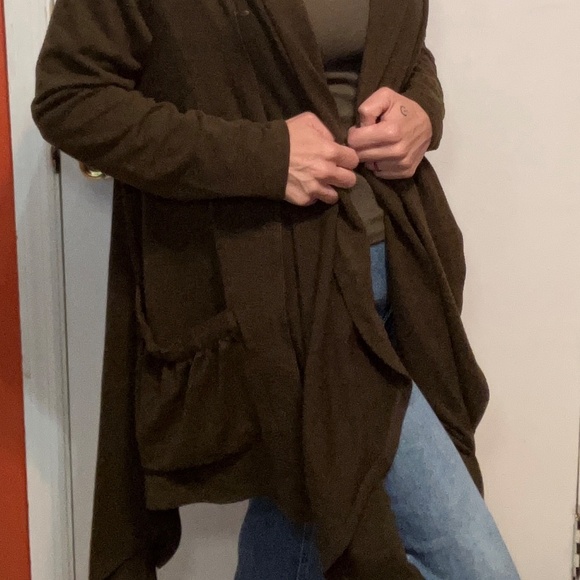 Flair Sweater - Handkerchief Style - Dark Olive Green - Picture 2 of 3